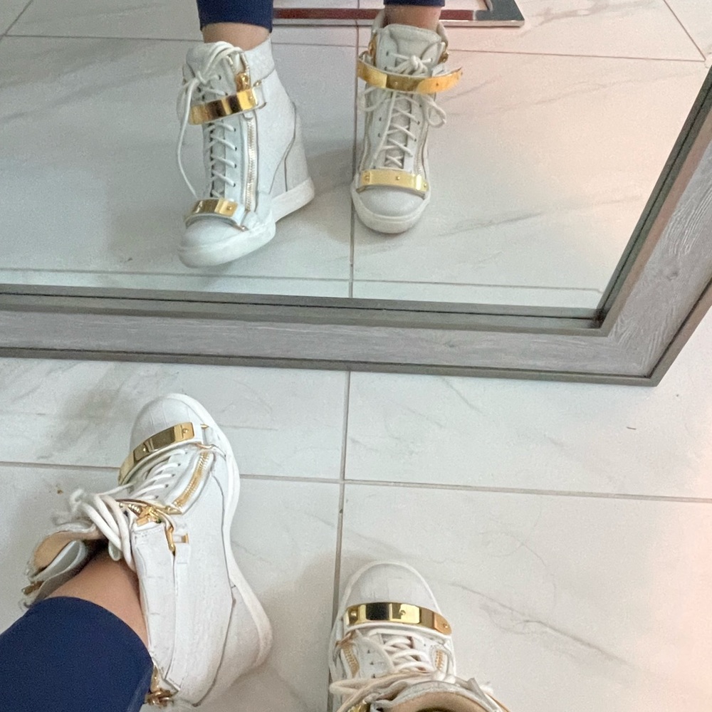 Authentic Giuseppe Zanotti white and gold High Top Sneakers Size 38.5 .